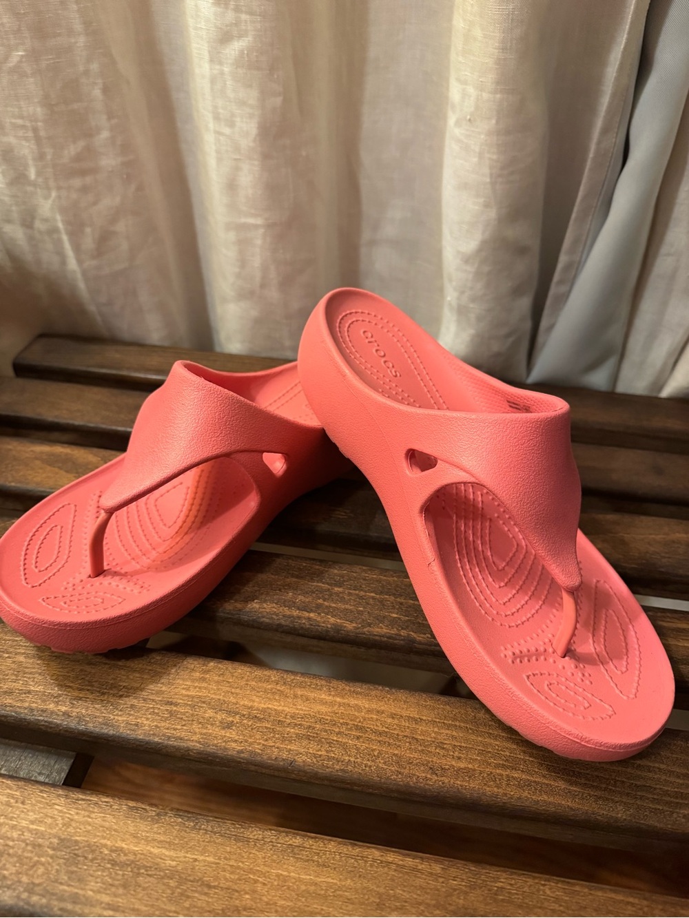 CROCS Women's Coral Platform Flip Flop Sandals Size 9